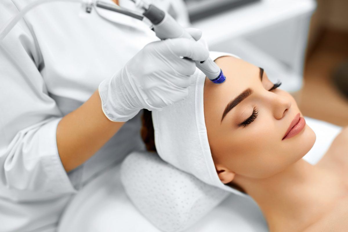 Tradition vs. RF microneedling M Spa Face & Body